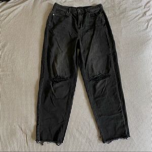 American Eagle high waisted crop mom jeans